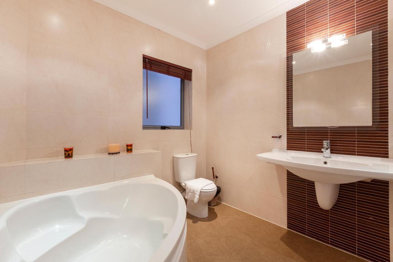 Spacious Seafront Apt With Living, Sofa, Wifi & Ac By 360 Estates Sliema Exterior photo
